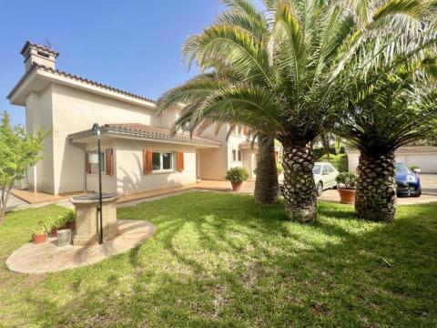 Exclusiva Villa de 5 Habitaciones en Marratxí con Piscina y Amplio Jardín Mediterráneo
