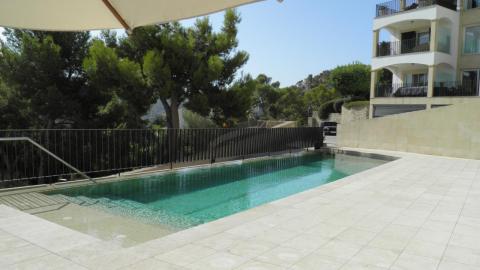Exclusivo apartamento en planta baja con jardín privado en D